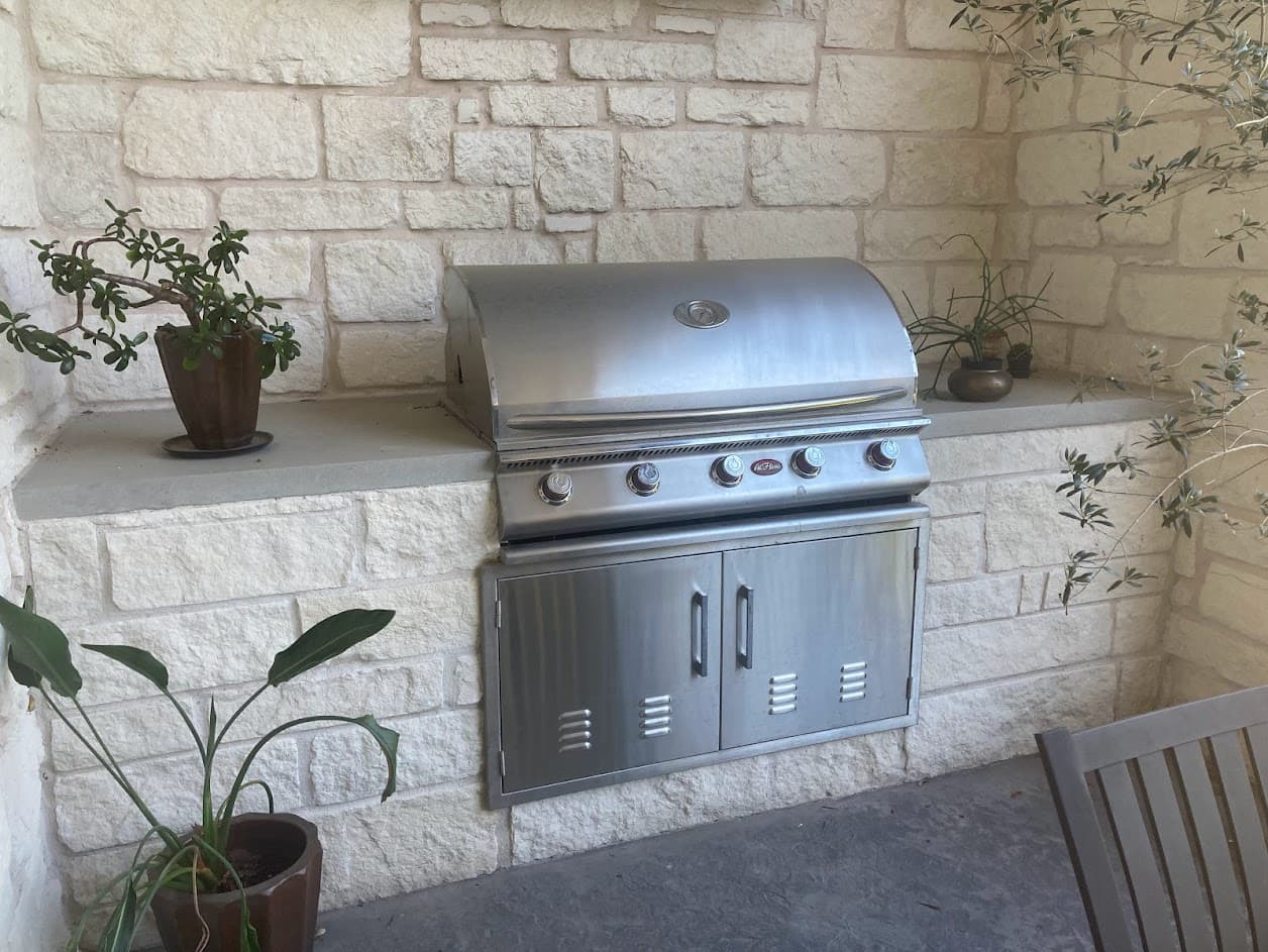 Limestone outdoor kitchen Austin